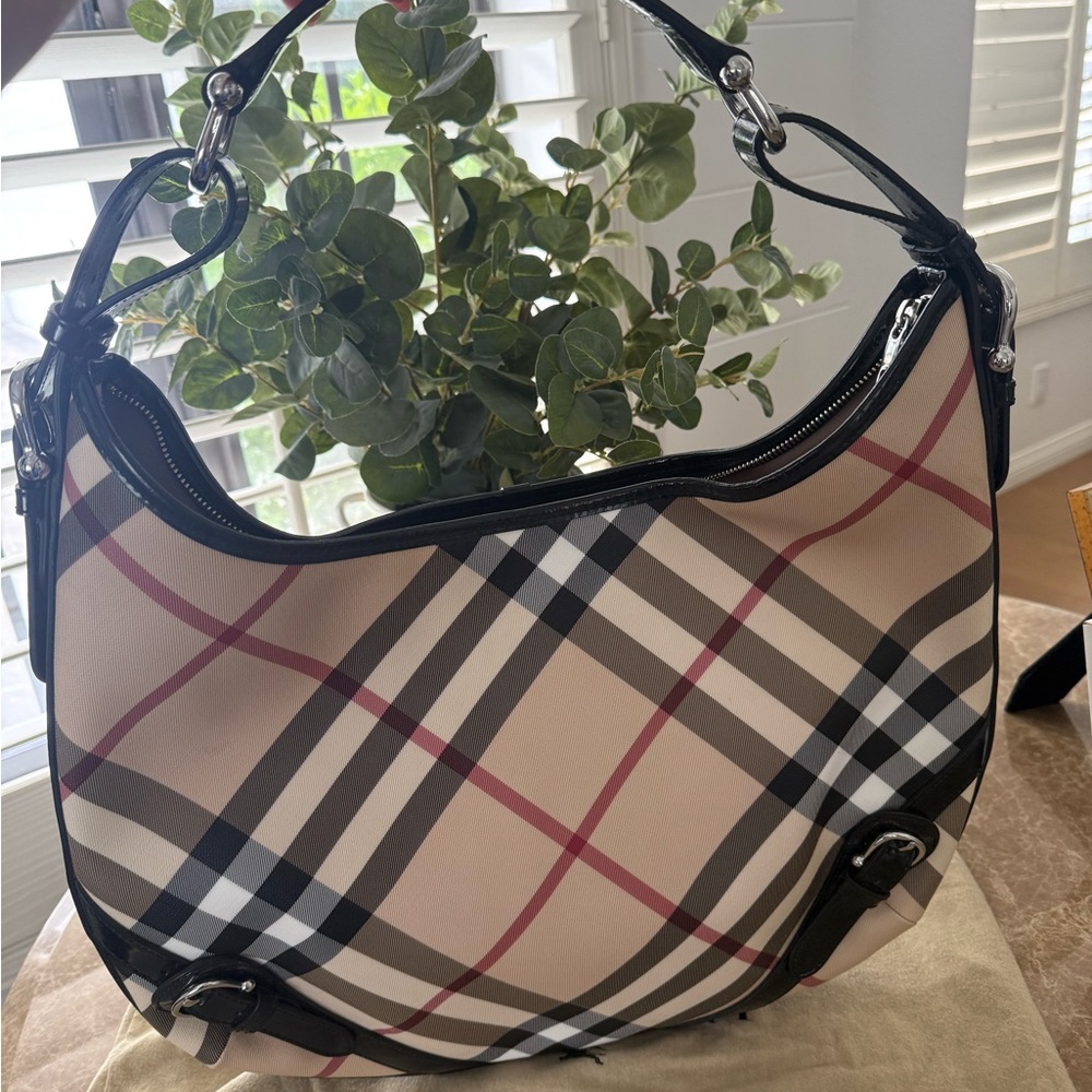 Burberry Checkered Shoulder Bag in Beige and Black - Picture 2 of 7